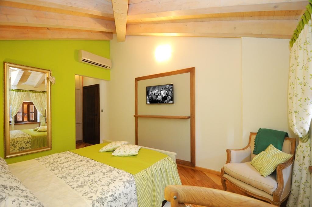 Bed & Breakfast Korta Gira Buici  Szoba fotó